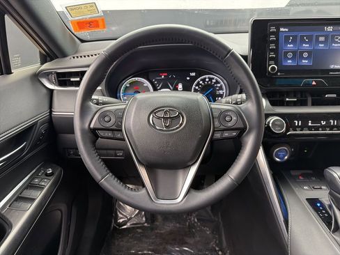 Used 2022 Toyota Venza XLE image 8