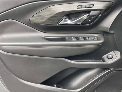 Used 2021 GMC Terrain SLT w/ Elevation Edition image 27