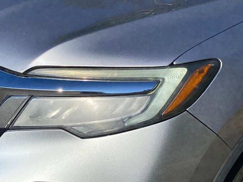 Used 2019 Honda Pilot Touring image 5