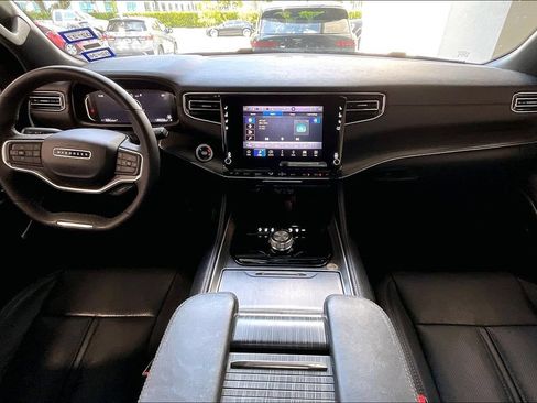 Used 2024 Jeep Wagoneer Series II w/ Flexible Seating Group RWD image 6