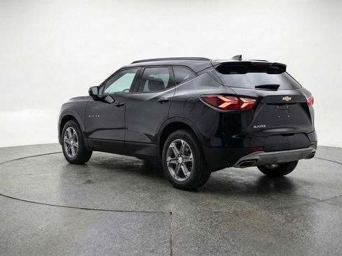 Used 2025 Chevrolet Blazer LT FWD image 6