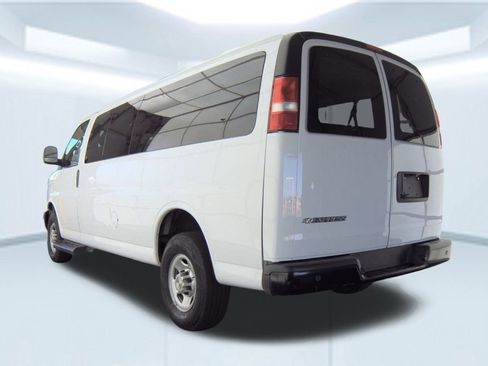 Used 2023 Chevrolet Express 3500 LS image 5