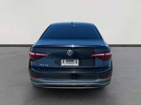 Used 2023 Volkswagen Jetta Sport image 4