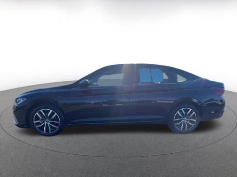 Used 2025 Volkswagen Jetta SE image 8