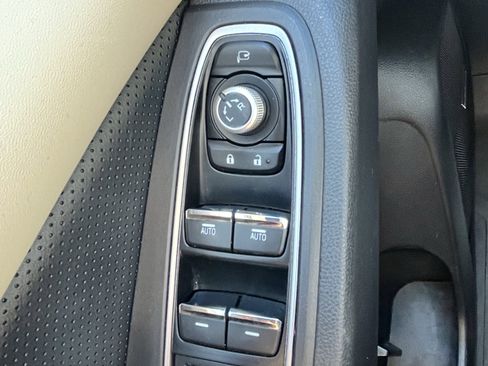Used 2021 Subaru Ascent Touring AWD/4WD image 22