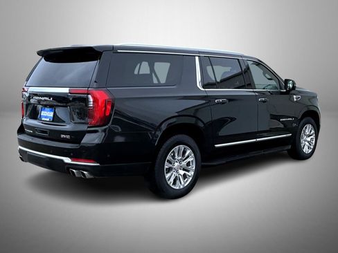 Used 2025 GMC Yukon XL Denali image 5