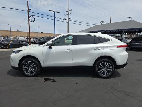 Used 2022 Toyota Venza LE AWD/4WD image 32