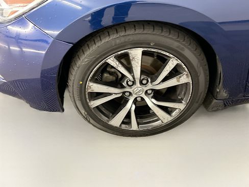 Used 2017 Nissan Maxima Platinum FWD image 11
