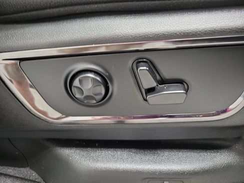 Used 2025 RAM 1500 Limited AWD/4WD image 19