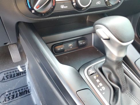 Used 2025 Kia Soul LX w/ LX Technology Package image 22