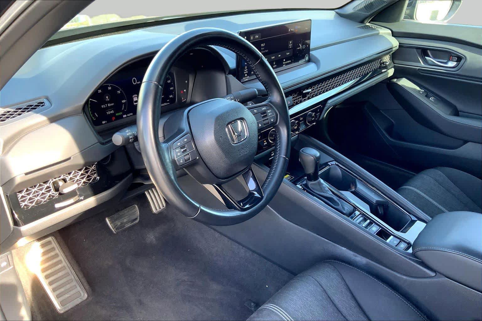 Used 2025 Honda Accord Sport image 17