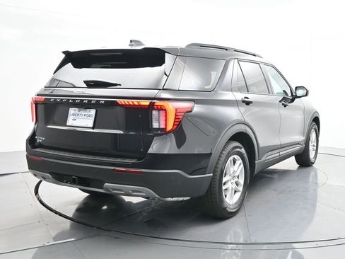 New 2026 Ford Explorer Active w/ Active Comfort Package image 8