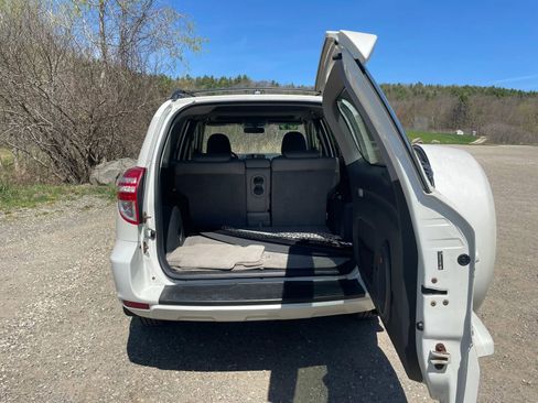Used 2009 Toyota RAV4 Limited AWD/4WD image 18