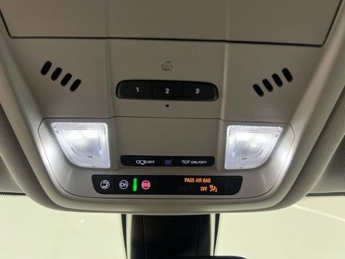 Used 2024 Chevrolet Blazer LT FWD image 25