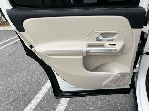 Used 2020 Mercedes-Benz GLB 250 4MATIC image 62