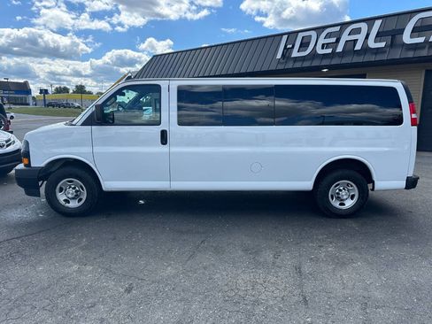 Used 2021 Chevrolet Express 3500 LS RWD image 16