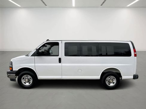 Used 2025 Chevrolet Express 2500 LT w/ LT Preferred Equipment Group RWD image 2