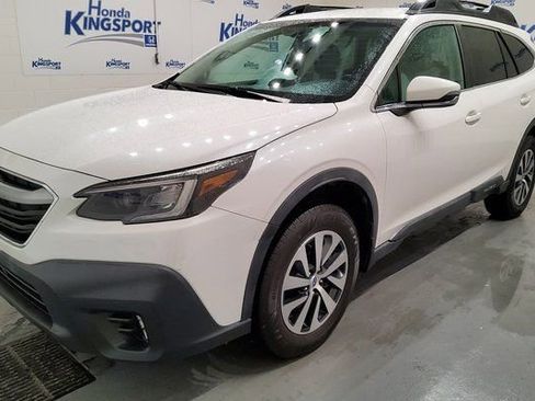 Used 2020 Subaru Outback Premium image 5
