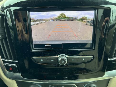 Used 2023 Nissan Pathfinder SL AWD/4WD image 13