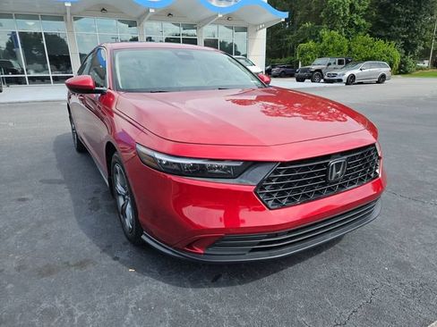 Used 2023 Honda Accord EX image 4