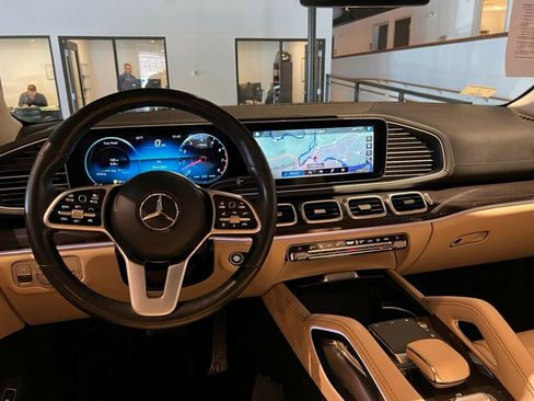 Used 2021 Mercedes-Benz GLS 450 4MATIC image 16