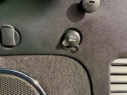 Used 2017 Jeep Grand Cherokee Summit image 16