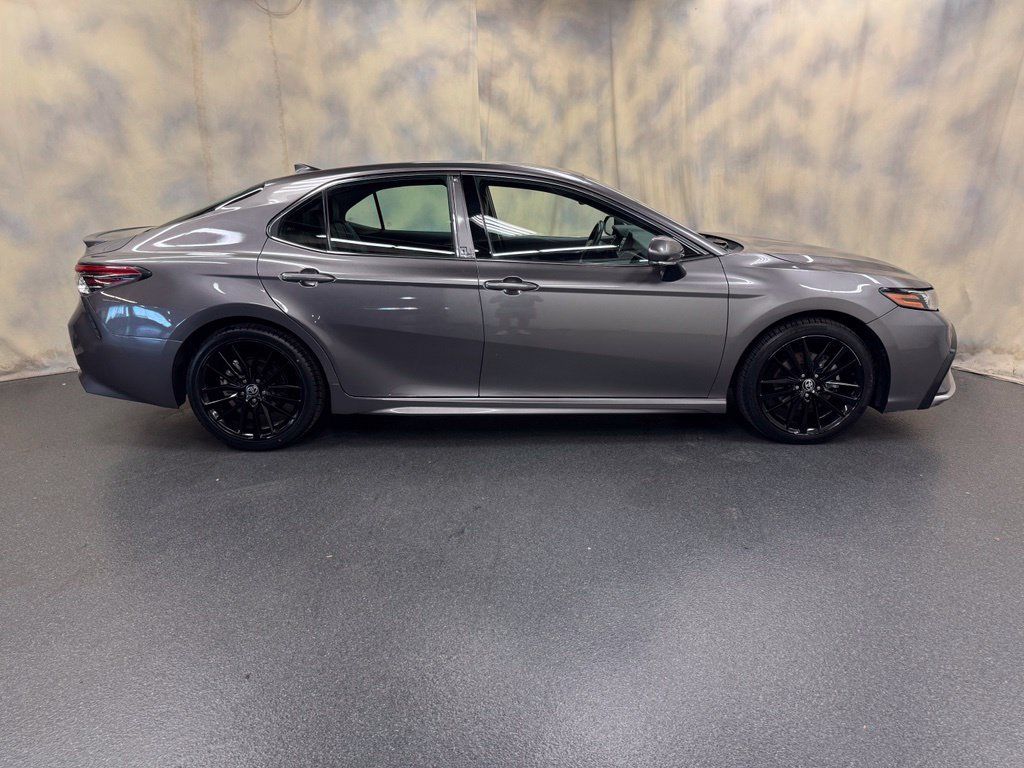 Used 2024 Toyota Camry XSE FWD image 9