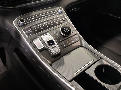 Used 2023 Hyundai Santa Fe Limited FWD image 9