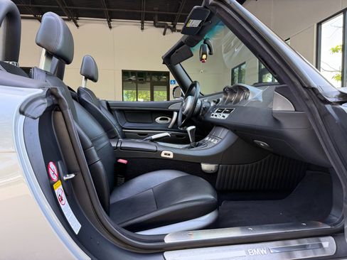 Used 2002 BMW Z8 RWD image 46