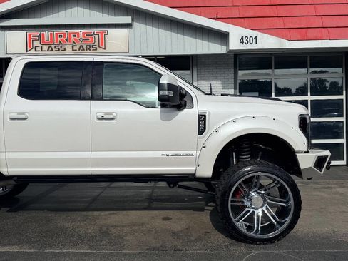 Used 2017 Ford F250 Platinum w/ Platinum Ultimate Package image 14