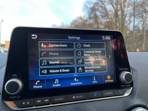 Used 2025 Nissan Sentra SV image 20