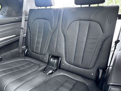Used 2021 BMW X7 xDrive40i w/ M Sport Package image 32
