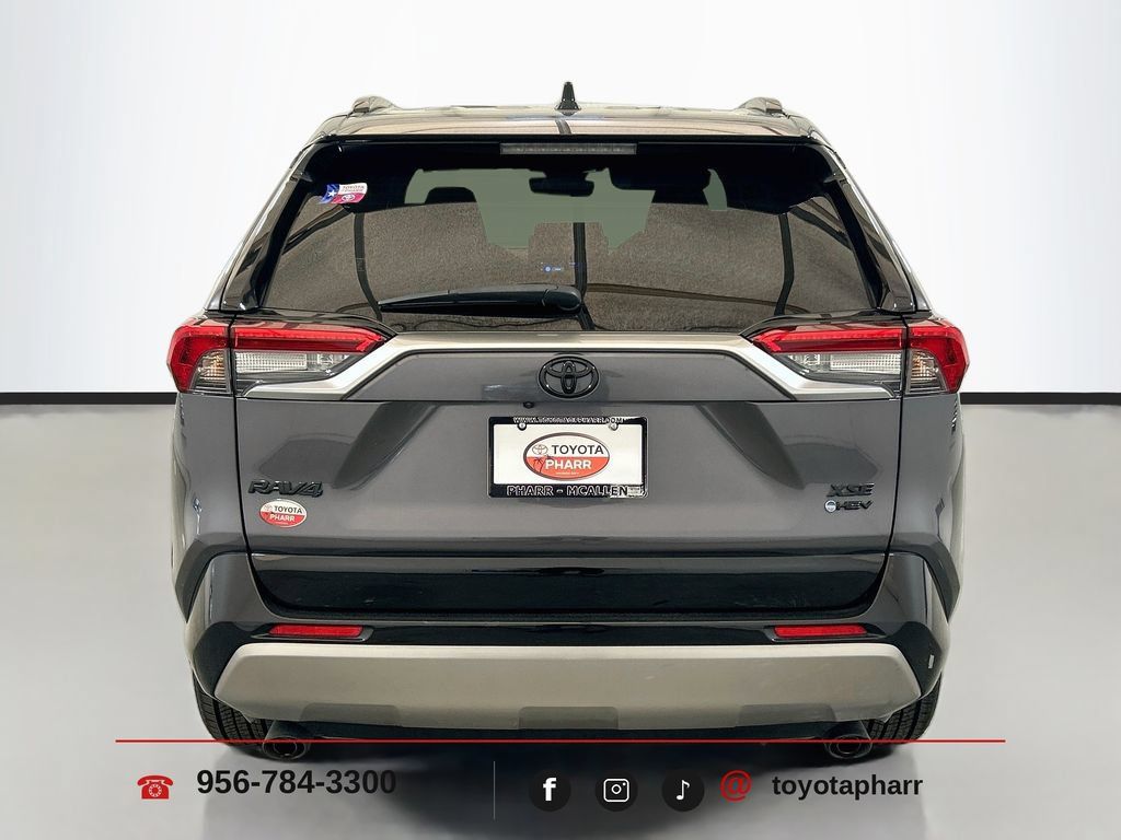Used 2025 Toyota RAV4 XSE AWD/4WD image 6