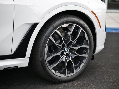 New 2026 BMW X7 xDrive40i w/ M Sport Package image 5