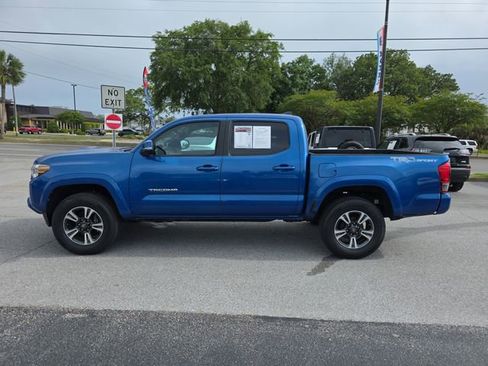 Used 2017 Toyota Tacoma TRD Sport w/ Tow Package RWD image 7