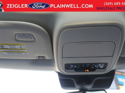 Used 2025 Ford Expedition Max Platinum image 37