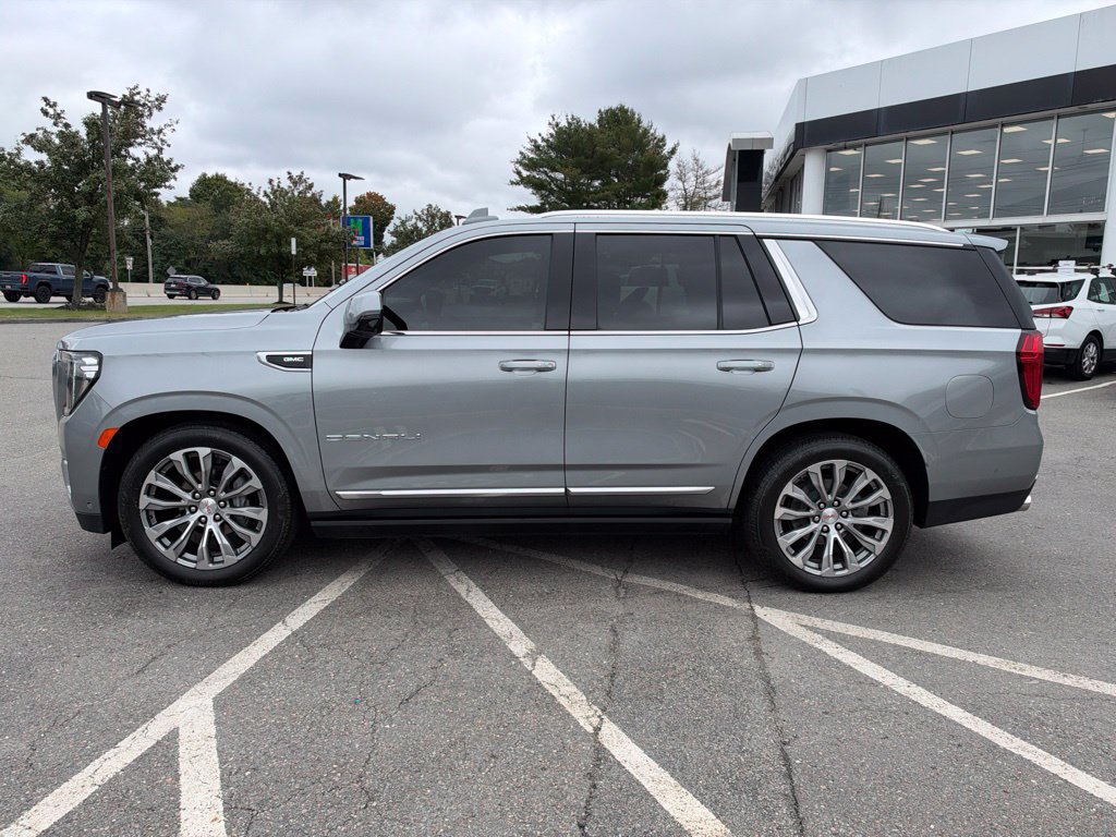 Used 2024 GMC Yukon Denali w/ Denali Reserve Package AWD/4WD image 2