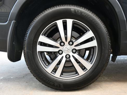 Used 2017 Honda Pilot EX image 19