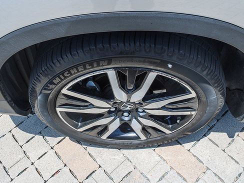 Used 2019 Honda Pilot Elite image 13