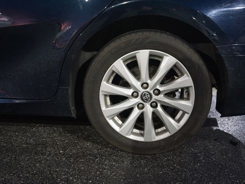 Used 2019 Toyota Camry LE image 6