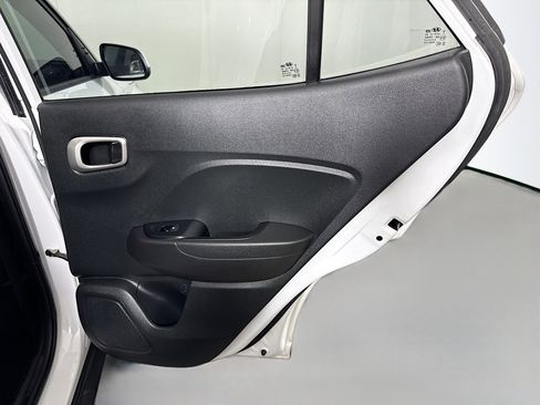 Used 2020 Hyundai Venue SEL w/ Convenience + Premium Package image 28