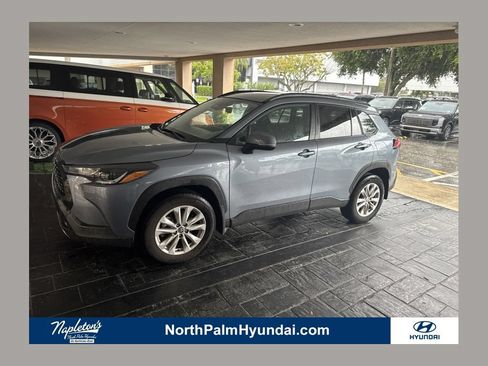 Used 2024 Toyota Corolla Cross LE FWD image 1