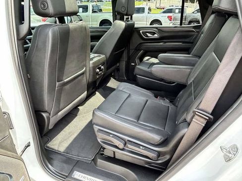 Used 2024 Chevrolet Tahoe Z71 w/ Luxury Package AWD/4WD image 10