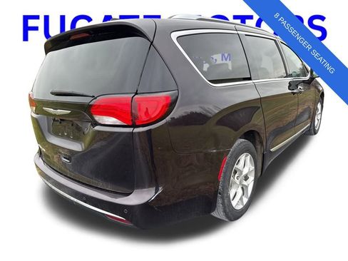 Used 2017 Chrysler Pacifica Touring-L Plus w/ Tire & Wheel Group image 6