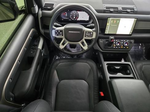 Used 2023 Land Rover Defender 130 X-Dynamic SE AWD/4WD image 12