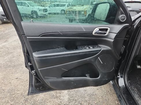 Certified 2020 Jeep Grand Cherokee Laredo w/ Quick Order Package 2BN North image 16