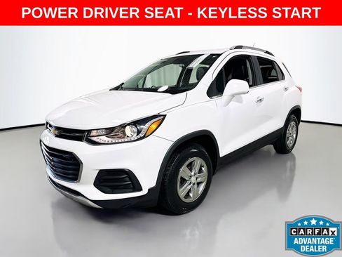 Used 2018 Chevrolet Trax LT w/ LT Convenience Package image 2
