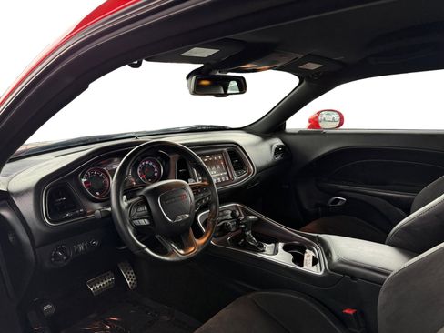 Used 2017 Dodge Challenger R/T Scat Pack image 9