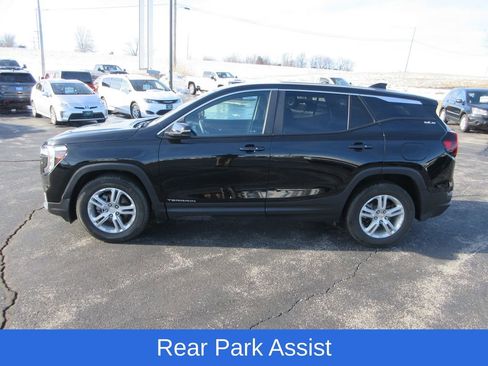 Certified 2023 GMC Terrain SLE image 2