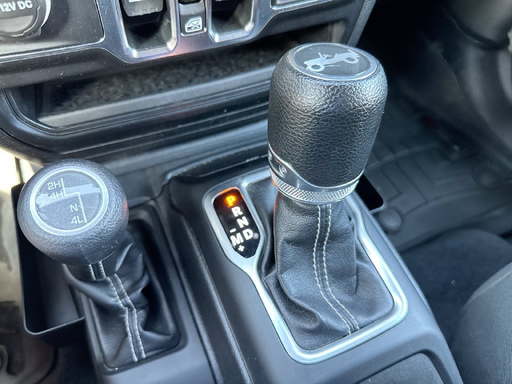 Used 2019 Jeep Wrangler Unlimited Sahara AWD/4WD image 17